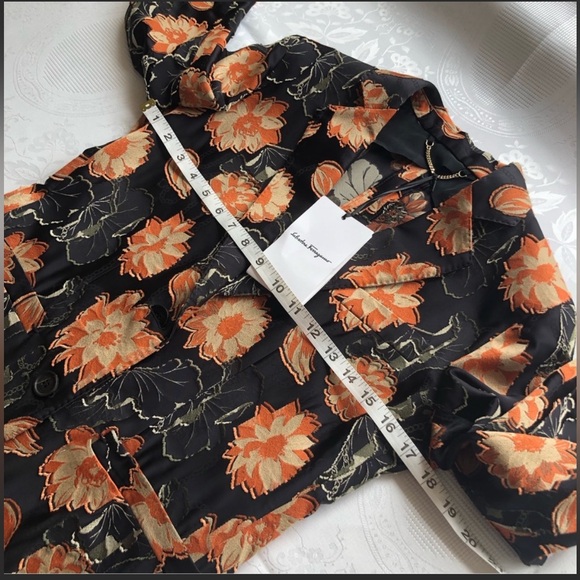 FLASH SALE $3,000 Brand New Salvatore Ferragamo Floral Blazer
Size: 36 - Picture 11 of 13